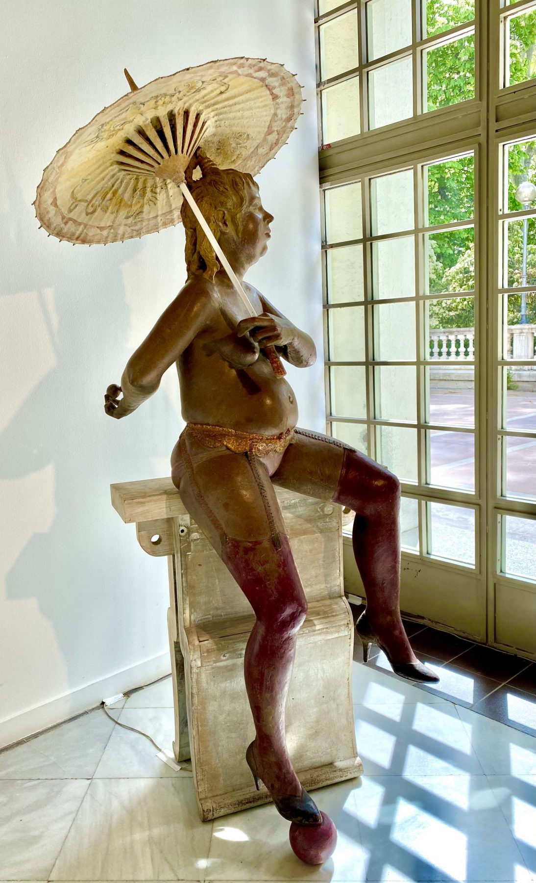 Dama de luz y sombra